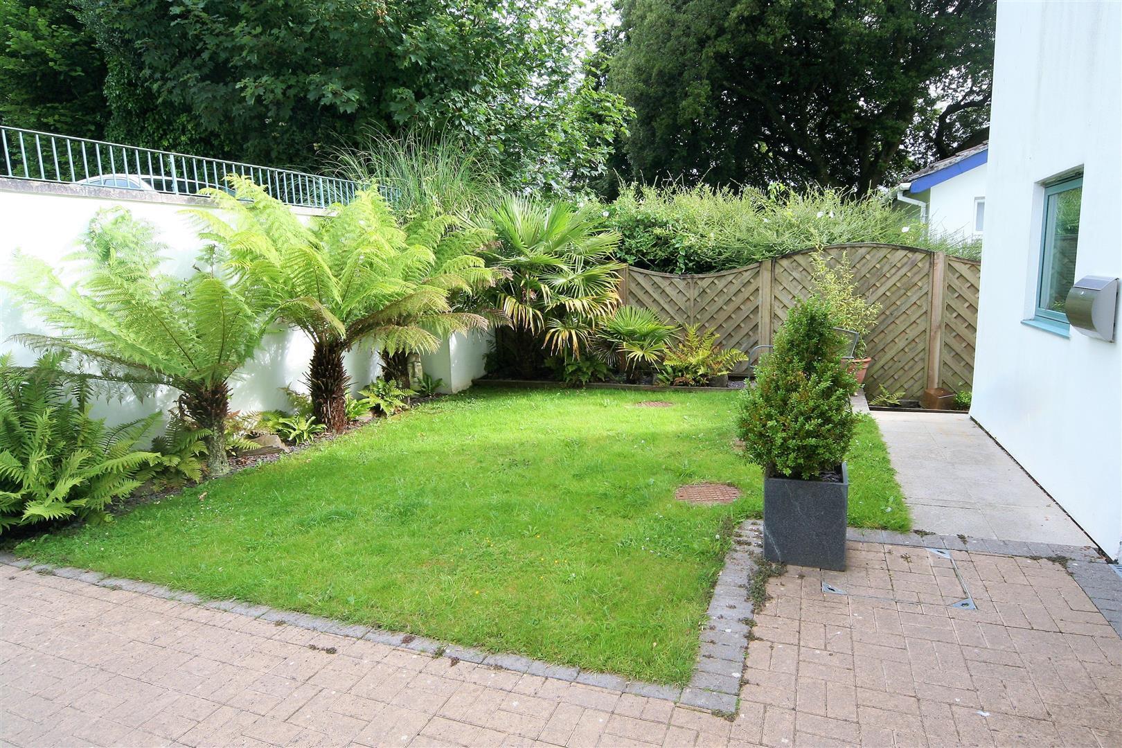 Dobbs Lane, Truro
